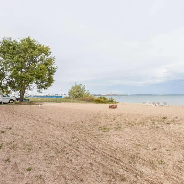 Ramada by Wyndham Mackinaw City Waterfront, hotel in Mackinaw City
