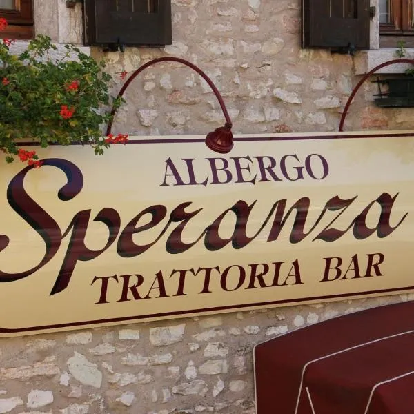 Albergo Speranza Spiazzi di Monte Baldo, hotel in Spiazzi Di Caprino