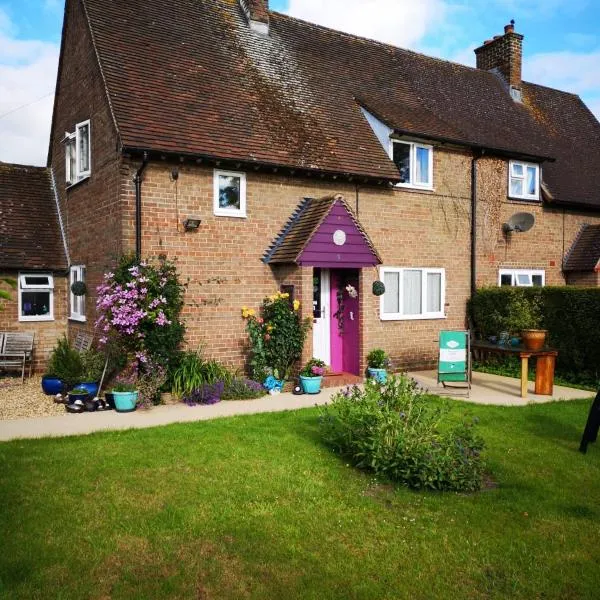 Avebury Life, hotel in East Kennett