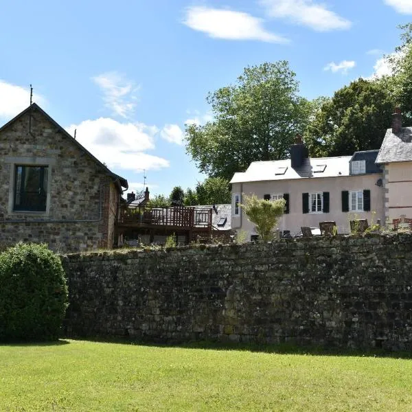Gites in Le Neufbourg -Mortain, hotel in Le Neufbourg