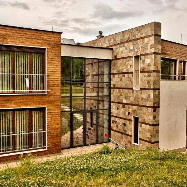 Holiday Home Marta, hotel in Dobrevtsi