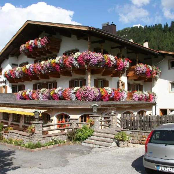 Hotel Mooserhof, hotelli kohteessa Sesto