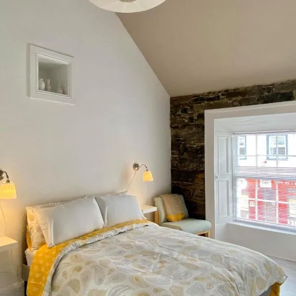Room 1 Camp Street B&B, hotell i Oughterard
