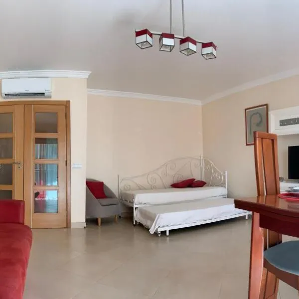 Fantastic Fatima Apartment, hotel in Vila Real de Santo António