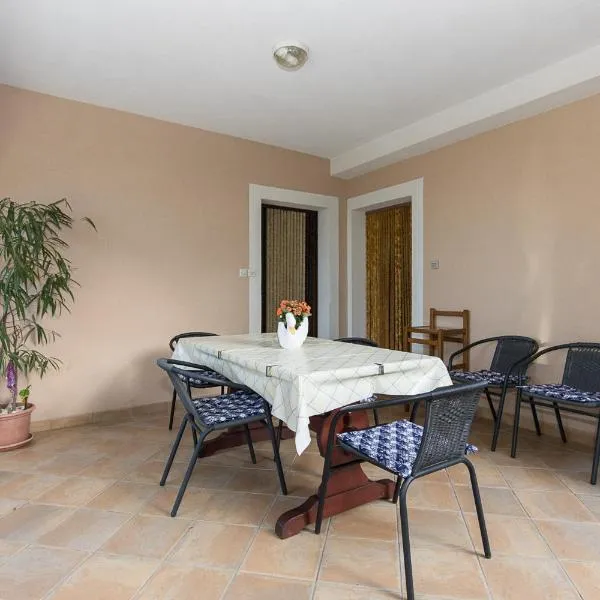 Apartment Stefano, hotel in Vrh