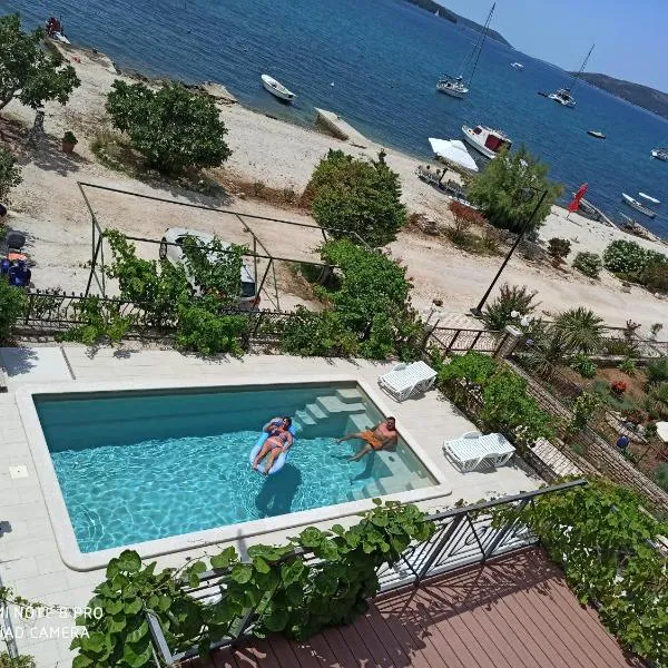 Apartments Gina, hotel sa Trogir