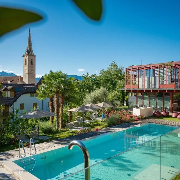 Hotel Goldener Stern, hotel in Caldaro