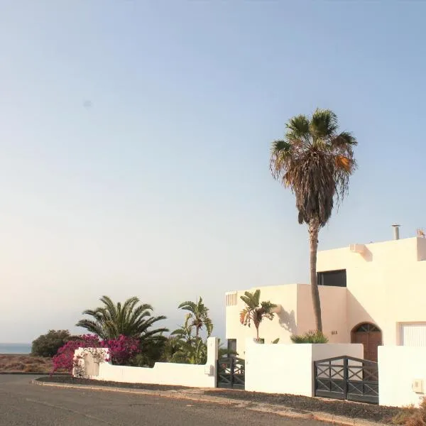Villa Paradise Beach, hotel v destinaci Giniginámar