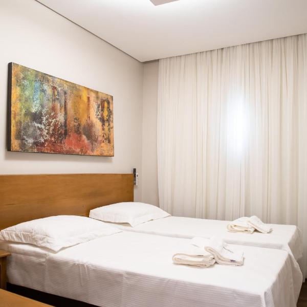 ESPAÇO 250 - Apto mobiliado, 3 quartos, sendo uma suíte, banheiro social, cozinha completa, sala de estar, ar condicionado, tv e internet - Foto 2