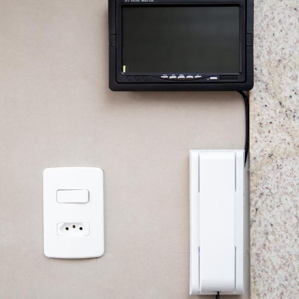 ESPAÇO 250 - Apto mobiliado, 3 quartos, sendo uma suíte, banheiro social, cozinha completa, sala de estar, ar condicionado, tv e internet - Foto 5