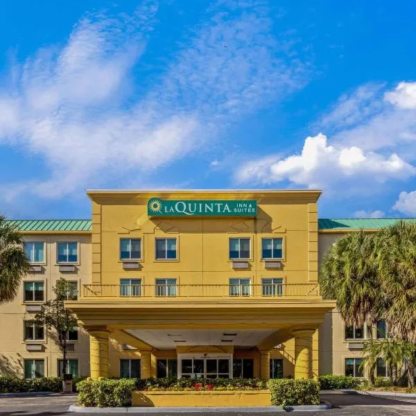 La Quinta by Wyndham Miami Cutler Bay, hotel in Three Lakes