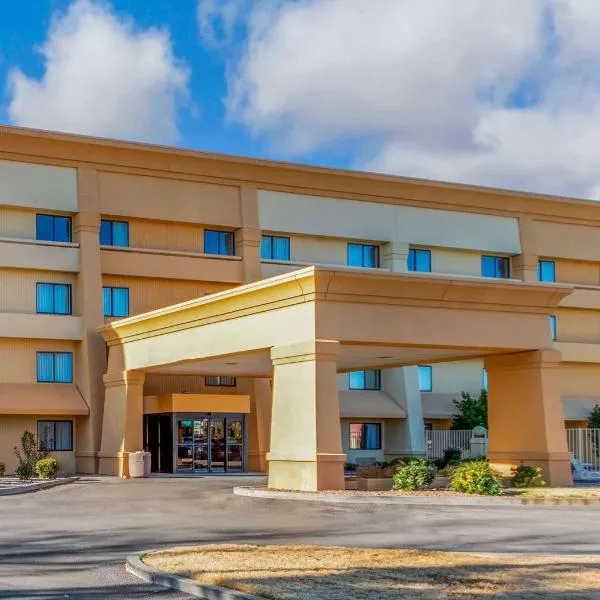 La Quinta Inn & Suites by Wyndham Las Cruces Organ Mountain: Las Cruces şehrinde bir otel