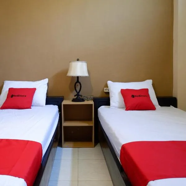 RedDoorz At Telaga Mulya Hotel Wates: Temon şehrinde bir otel