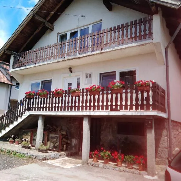 APARTMAN PAVELIĆ, hotel v destinácii Lovinac