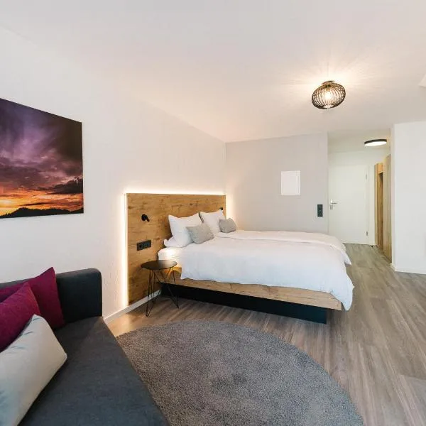 Modernes Appartment BlackForest Art 35 qm Nähe Freiburg: Simonswald şehrinde bir otel