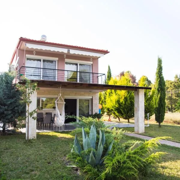 Sani villa perfect for family vacations, hotel in Sani Beach