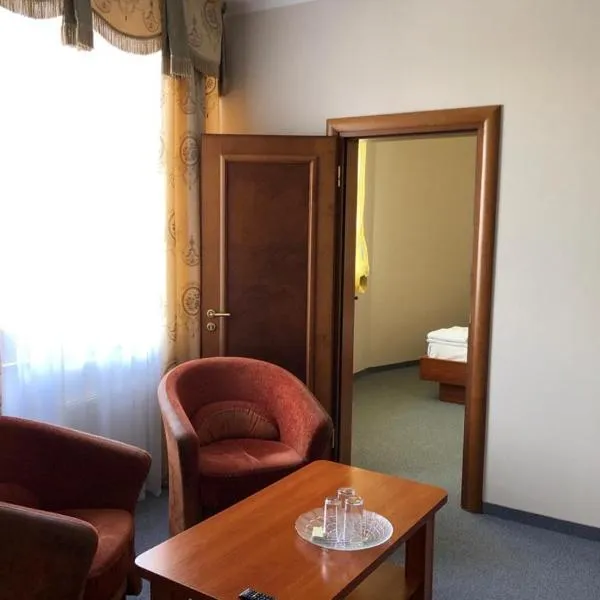 Готель Леон, Hotel in Novohrad-Volynsʼkyy