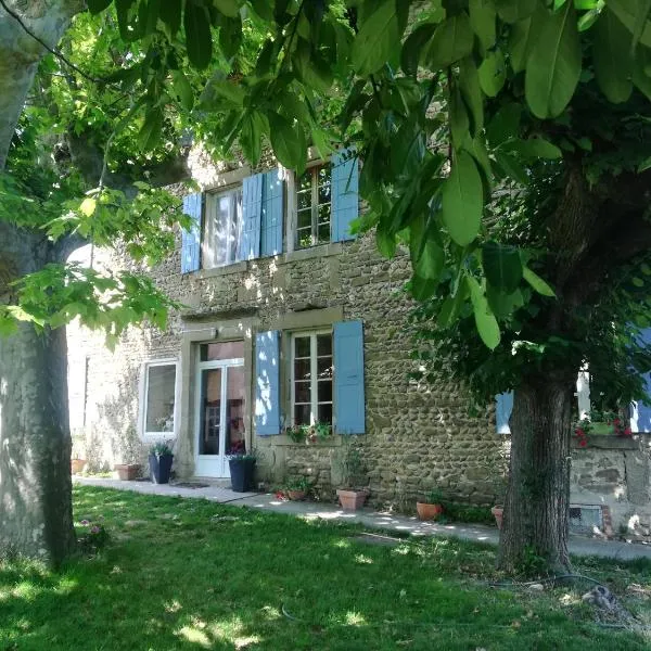 STUDIO INDEPENDANT ET TINY HOUSE DANS FERME 18ème, hotel v destinácii Margès