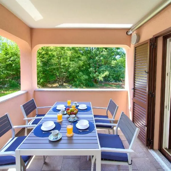 Oak Meadow Apartment, hotel in Dobrinj