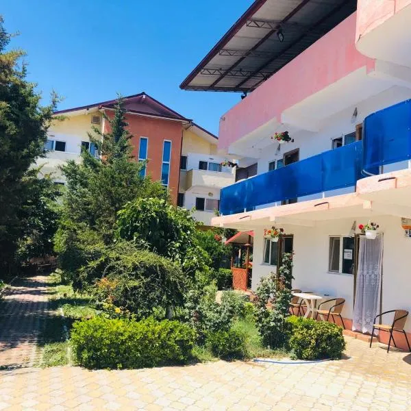 Casa Paloma, hotel en Costinesti