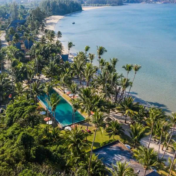 Peninsula Beach Resort, hotel en Ban Bang Pit Lang