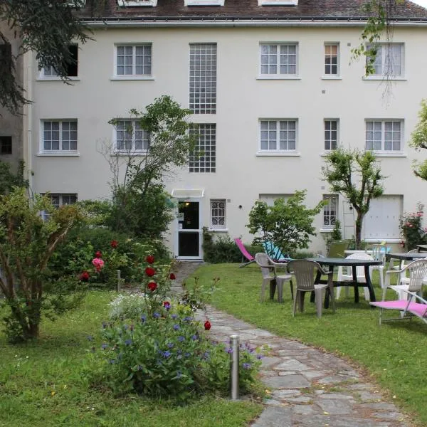 Hotel de L'Europe, La Roche-Posay, hotel in Chambon