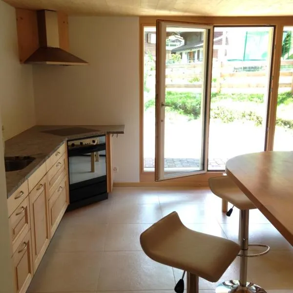 2-Zimmer Ferienwohnung,Parterre,Sitzplatz,Garage, hotel v destinaci Adelboden