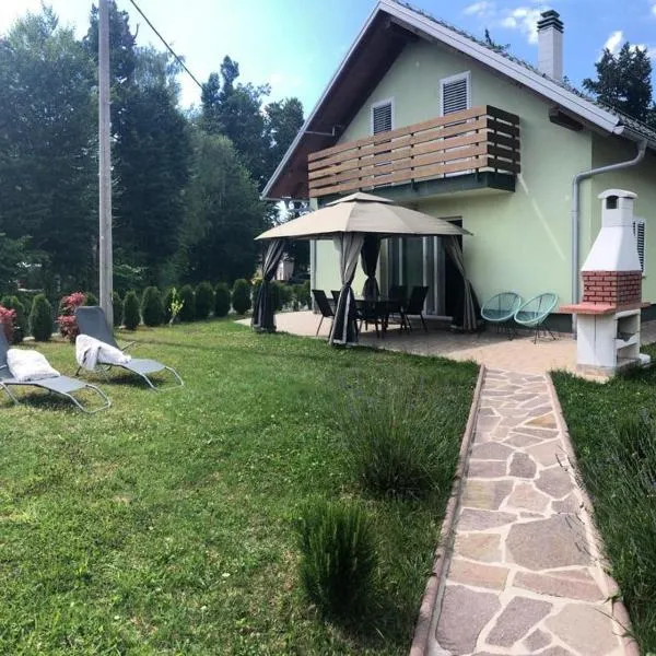Holiday Home-kuća GORICA VERDE, hotel v destinaci Fužine