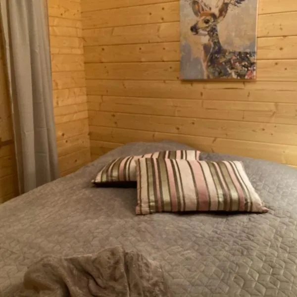 Asplunda Gård,Kolmården, stuga nr 4, hotel v destinaci Kolmarden