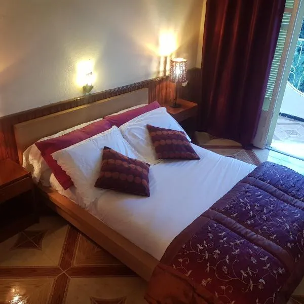 Hotel el Hayat, hotel v Batně
