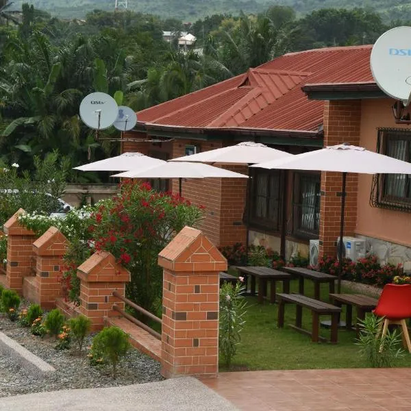 Santa Monica Home Lodge, hotel en Akosombo