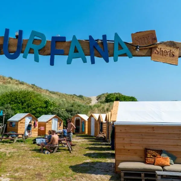 Surfana Beach camping hostel Bed & Breakfast Vlieland, hotel di Vlieland