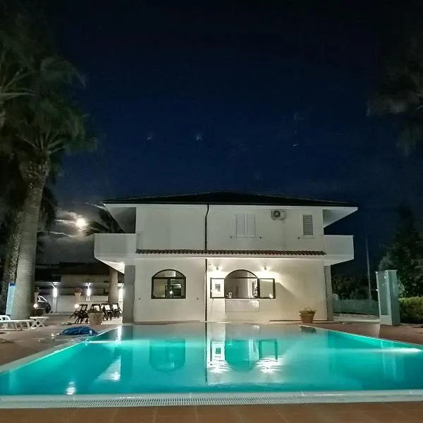 Villa Laura Residence Hotel Apartments & Studios, hotel u gradu 'Ascea'