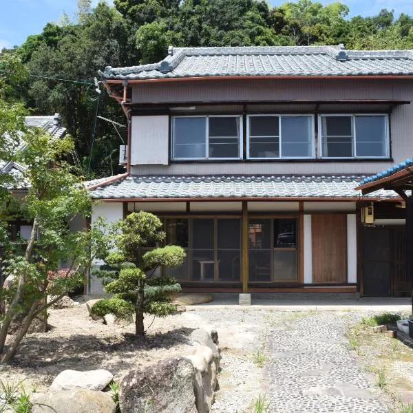 ゲストハウス三軒家, hotel v destinaci Širahama