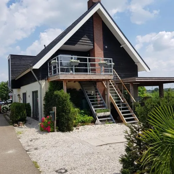 Prins van Poederoijen, hotel v destinaci Poederoijen