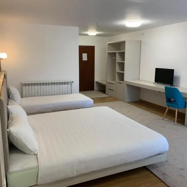 Royal L Hotel, hotel v destinaci Carev Dvor