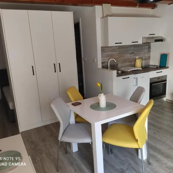 FINA M Studio Apartman, hotel en Kali