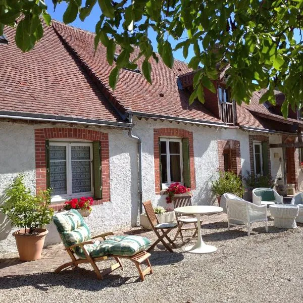 B&B Ferme de La Rouzannerie pour 2 ou famille, hotel in Marboué