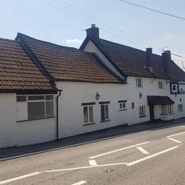 The Dog Inn, hotell i Didmarton