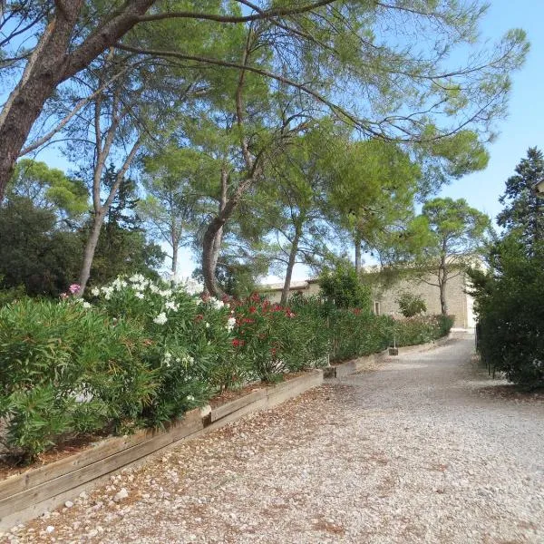 Les Studios-Hôtel de Sommières, hotel in Sommières