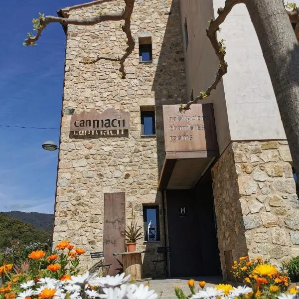 Restaurante y Alojamiento Can Mach, hotel a Tapis