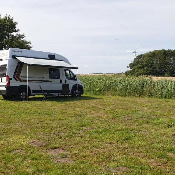 Wohnmobilstellplatz Hemenswarft an der Nordsee - Meerblick, hotel i Neukirchen