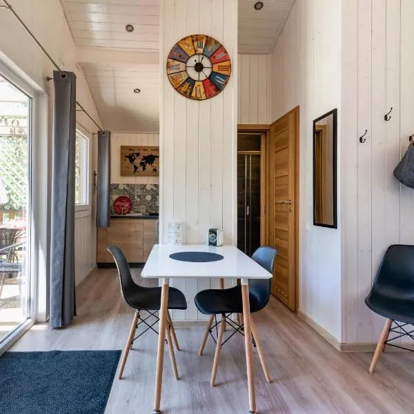 Les minis homes du Bugey - Eco-lodge City, un refuge en hyper centre, hotel v destinaci Ambérieu-en-Bugey