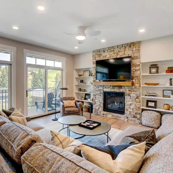 Downtown WP Loft 305 I Huge Hot Tub I Great Views, hotel sa Winter Park