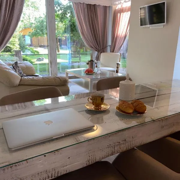 Cosy and peaceful apartment, hotel in Kaunas