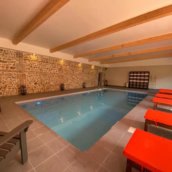 Hôtel-Spa-Piscine Le Petit Castel Beuzeville-Honfleur, hotel in Vieux-Bourg