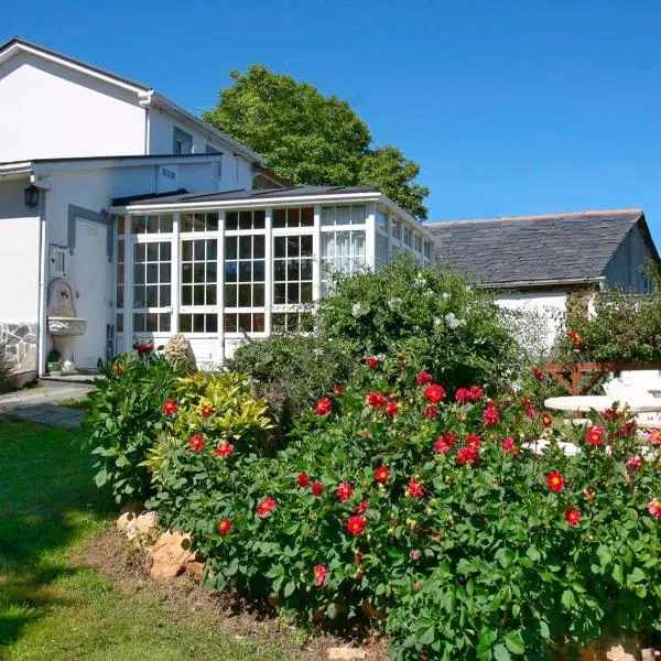 Casa Elena Turismo Rural, hôtel à Reinante