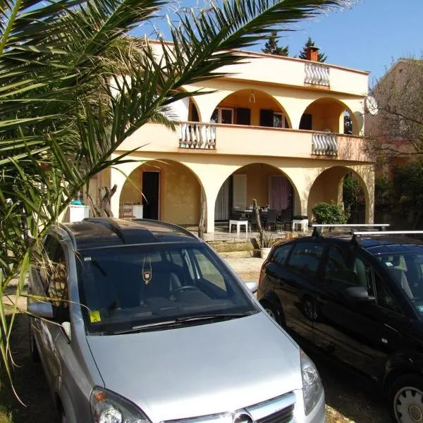 Apartments REM, hotel a Novalja (Novaglia)