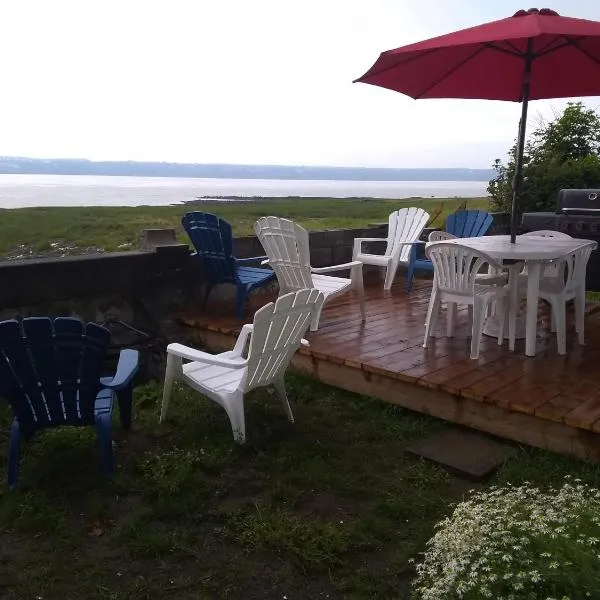 La Maison Vaillancourt，Saint-Laurent-de-l'ile d'Orleans的飯店