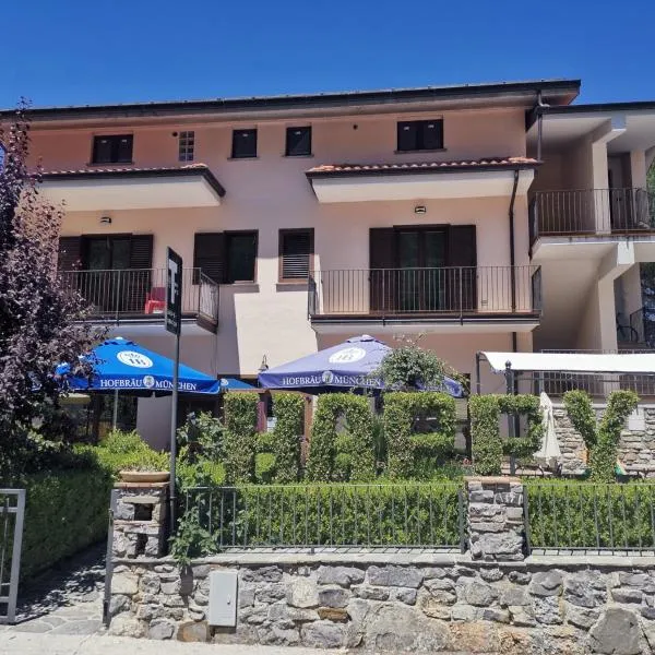Happy Family B&B, hotel v destinaci Viggianello